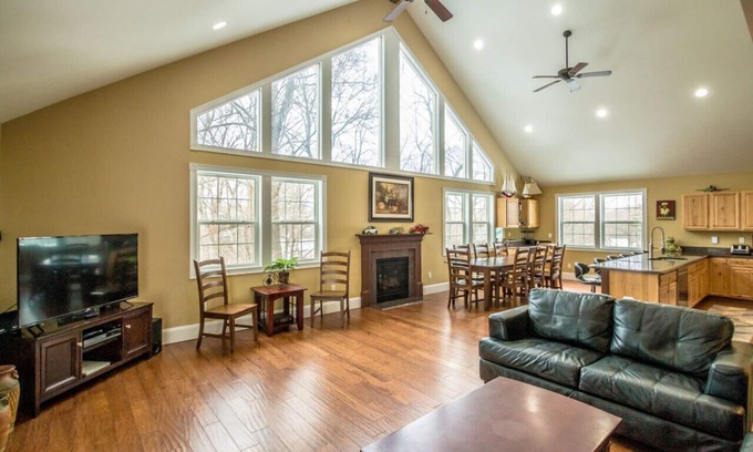 North Conway House | 42-2 Locust Lane North Conway
