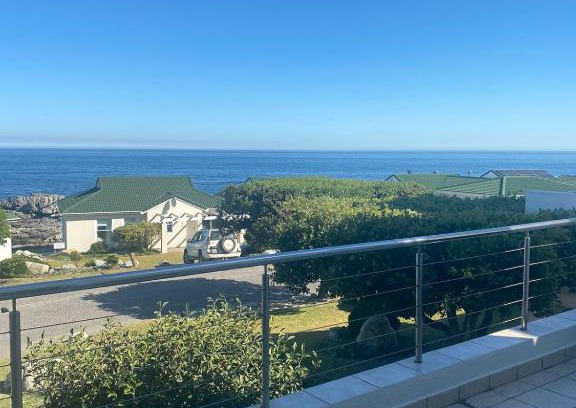 Westcliff Apartment | 42 Whale Rock Estate