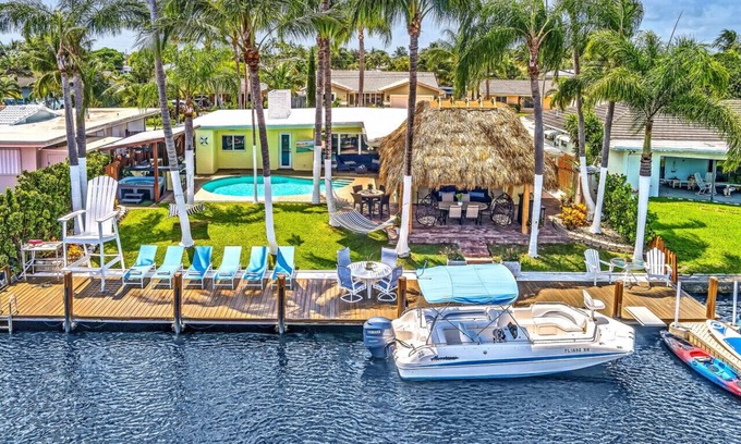 Snug Harbor Villa | 420 · Tropical Resort Boat Rental/Kayaks/Hot Tub/Grill!
