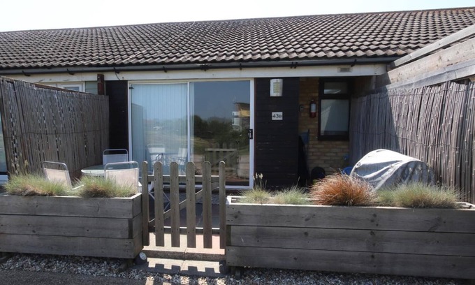 Earnley Ski Chalet | 43B Medmerry Park 2 Bedroom Chalet