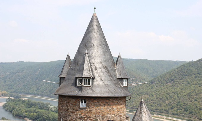 Mainz-Bingen Apartment | 46 sqm apartment with dreamlike view of the Rhine and its vineyards