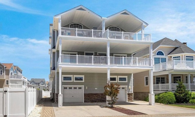 Sea Isle City House | 46th Beach Block Townhouse