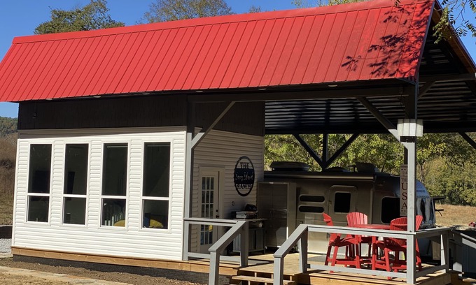 Mountain View Cottage | 470 Acre Adventure Lovers Get Away on Two Rivers
