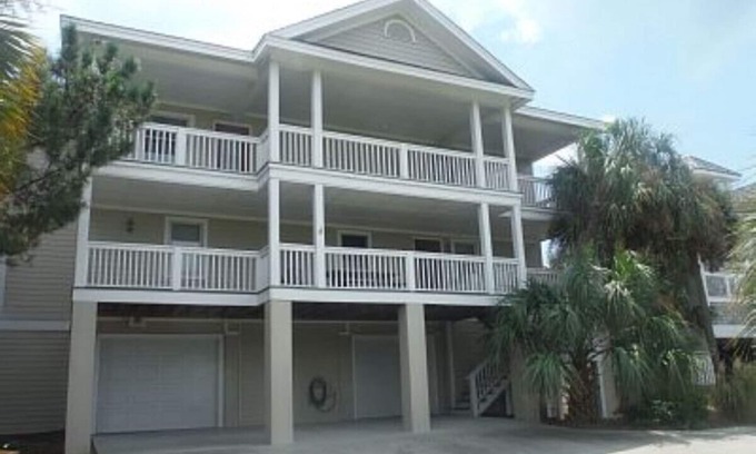 Beaufort House | 476 Tarpon - Ocean Front - Full Time Beach