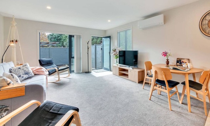 Newton House | 48/3 Burton St, Grafton