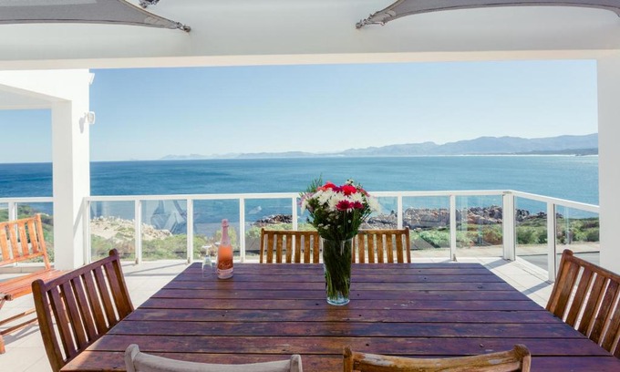 De Kelders House | 49 on Cliff