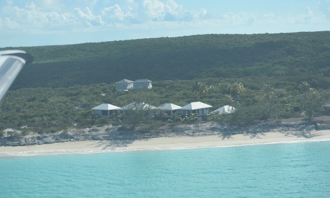Great Exuma House | 4acres ON beach no drive 4 bedroom pool hot tub gym 3.5 baths 3+3outdoor showers