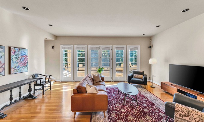 Northwest Portland House | 4B/3.5BA Home in Barnsley Ct｜Mainfloor Bedroom｜Washer&Dryer｜Garage Access #42234