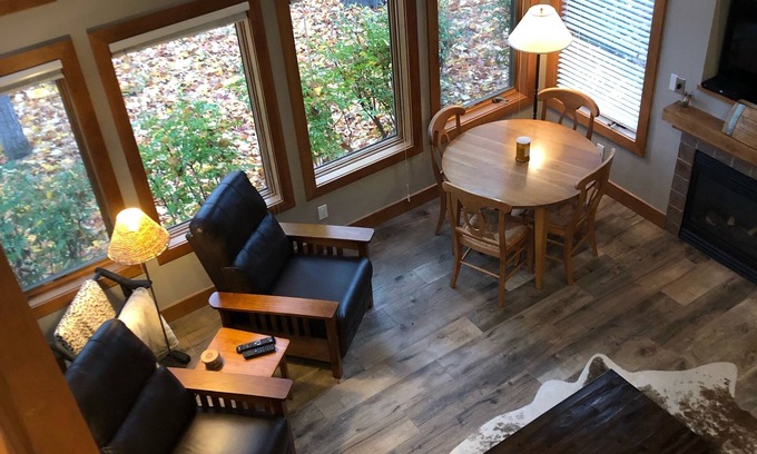 Boyne Falls Condo | 4B/4B TRUE SKI-IN/SKI-OUT Slopeside Condo @ Disciples Ridge - Fully Renovated