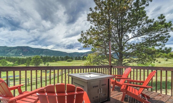 Palmer Lake House | 4BD-Mountain Views-Fire Pit-Recently Renovated