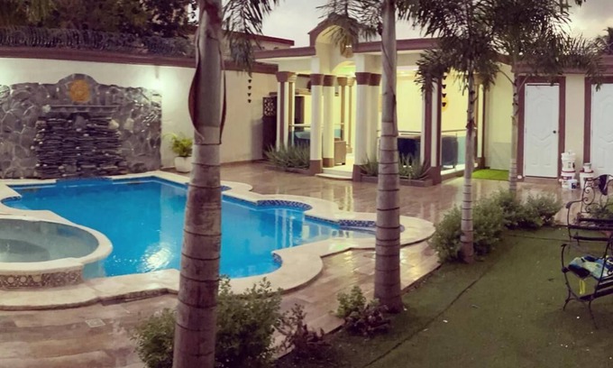 Prado Oriental House | 4BDR-FAMILY-POOL-BILLAR