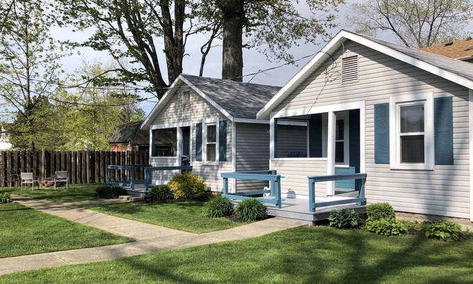 Geneva-on-the-Lake House | 4BDRM Double(2) Cottages Sleeps 10 Right on The GOTL Strip.