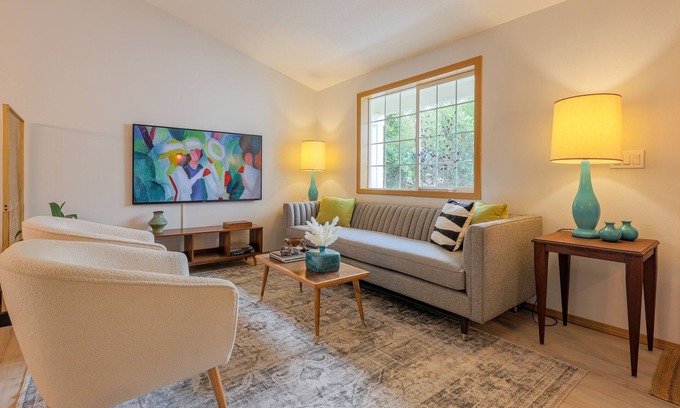 Hillsboro House | 4BR/2.5BA Home, Close to Intel, Nike & Hospitals