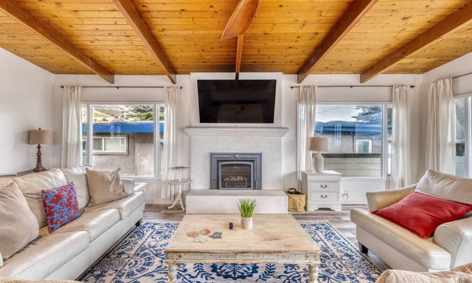 Cayucos House | 4BR/2BA Beach House: Families-Friends-Pets Welcome
