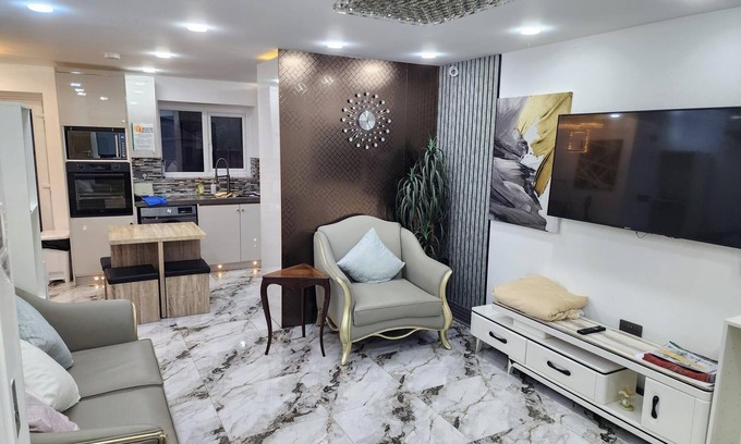 Offerton House | 4br-7guests-freeparking-garden-nearmanchester