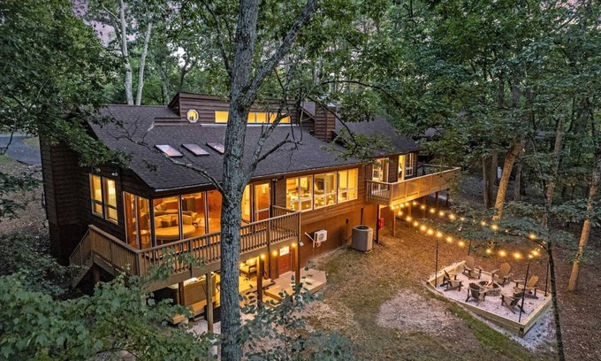 The Woods Cabin | 4BR Cabin | Game Rm | Fire Pit | Hot Tub