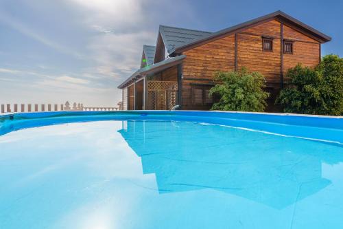 Candelaria House | 4BR Candelaria Wooden Home -Pool & Views - Parking
