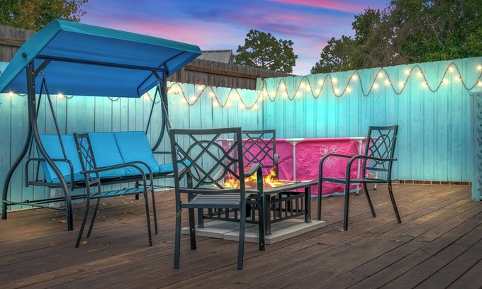 Thomas Drive House | 4BR Modern Beach Escape Awaits!
