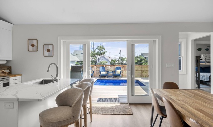 Seaview House | 4BR Ocean Beach Luxury Getaway with Plunge Pool