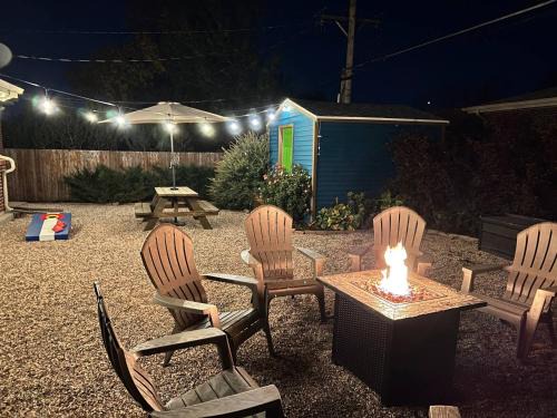 Dupont House | 4br Retreat W Hot Tub & Fire Pit