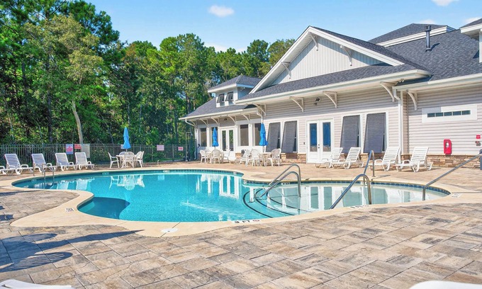 Ocean Isle Beach House | 4BR Townhouse with Golf View in Ocean Isle Beach