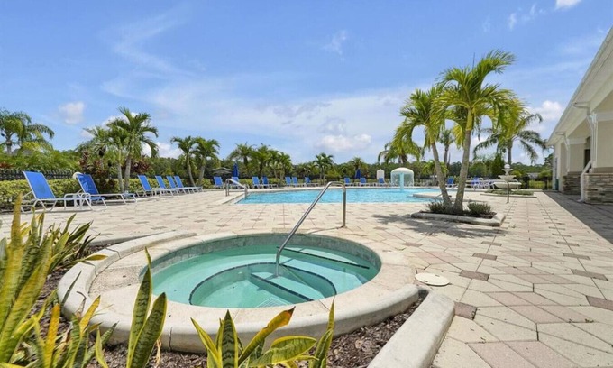 Trafalgar Village House | 4BR| Trafalgar Resort| Game Room| Pool & BBQ Grill