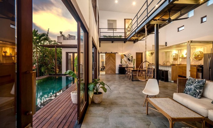 Pererenan Villa | 4BR Varvara Villa with Pool, 3-min from Pererenan Beach