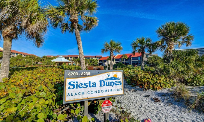 Siesta Key Condo | 4th Floor Crescent Beach Condo Offering Full Unobstructed Gulf Views.nn