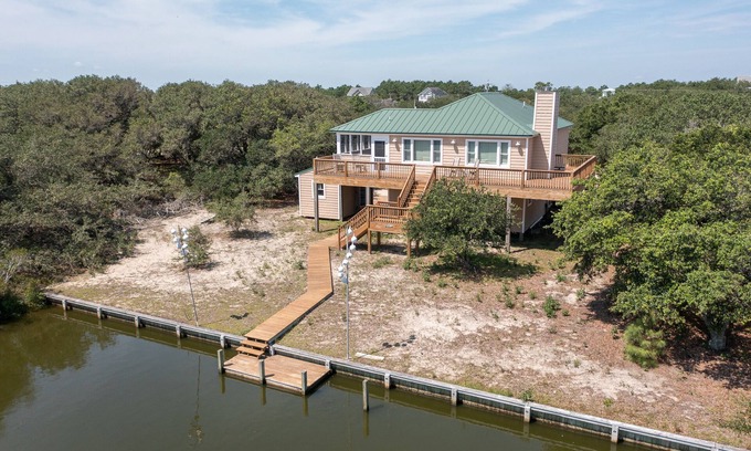 Carova Beach House | 4x4 Carova, WaterFront, Dock, Wild Horses, Hot Tub