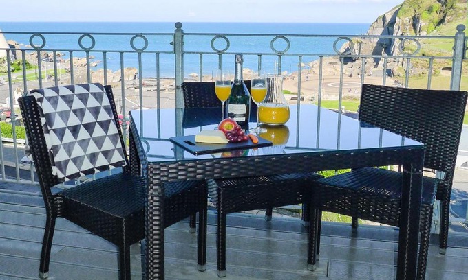 Hele House | 5 Arlington Villas