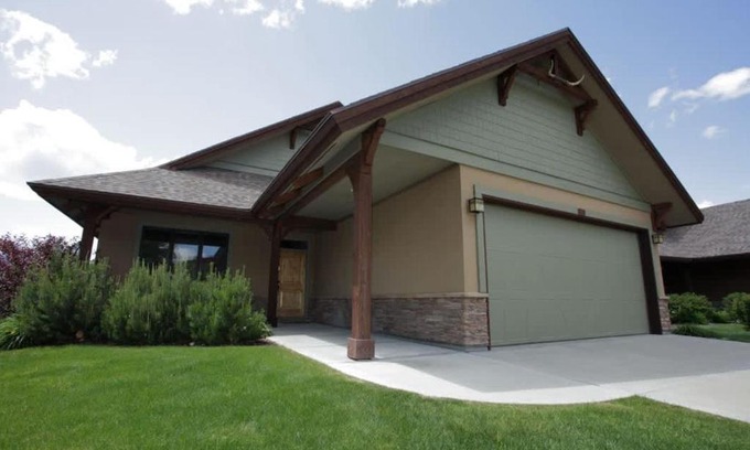 Eden House | 5 bdr 3ba Great House Great Value Resort FUN