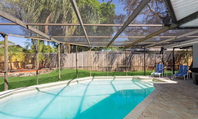 Palm Harbor House | 5 Bdr Palm Harbor home Pool, Screen Lanai