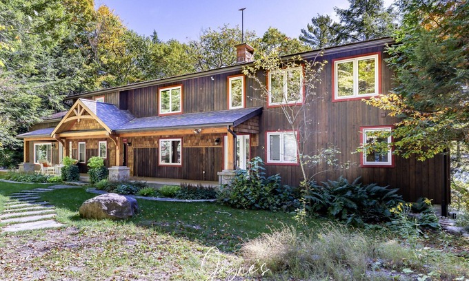 Seguin Cottage | 5 bed 5 bath cottage on Lake Rosseau