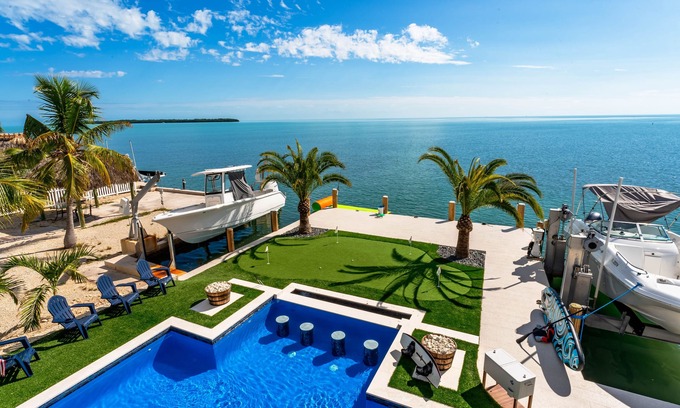 Monroe County House | 5 bed/4 bath Ocean side, right outside of Tavernier Creek Mile Marker 91