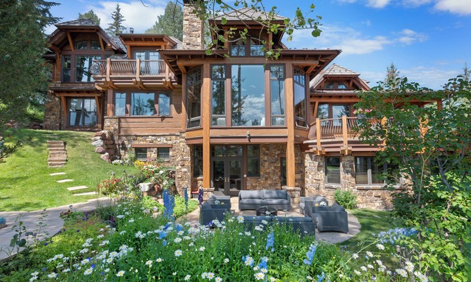 Snowmass Village House | 5 Bed/5.5 Bath Ski-In, Ski-Out Home in Exclusive Two Creeks Neighborhood