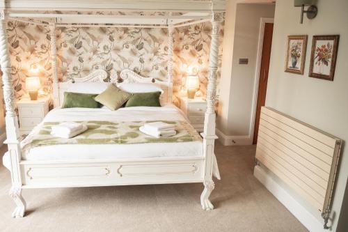 Southampton City Centre House | 5 Bed Luxury Townhouse with Hot Tub, Rooftop Terrace, Perfect for Groups, Near Cruise Terminal