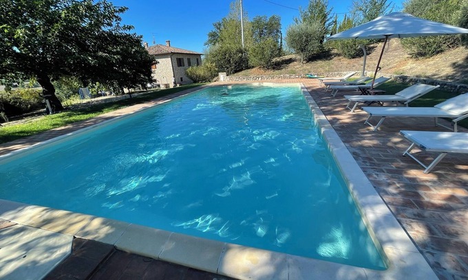 Todi House | 5 bedrms/5 bathrms/1 stg-dng rm/1 kitchn-diner/Exc pool + 20 hectares of land