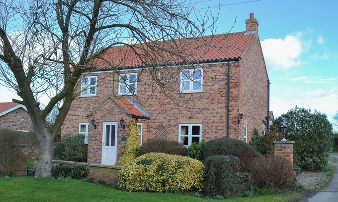Potter Brompton Cottage | 5 bedroom accommodation in Potter Brompton, Scarborough