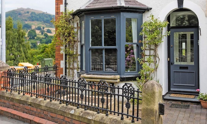 Llangollen Cottage | 5 bedroom accommodation in Llangollen