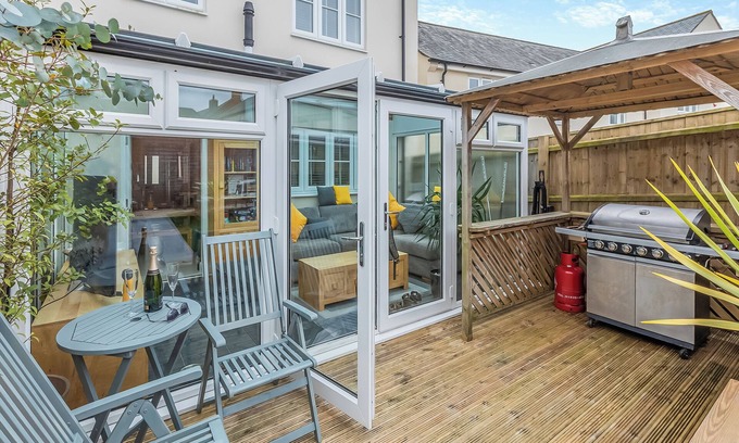 Weymouth Cottage | 5 bedroom accommodation in Weymouth