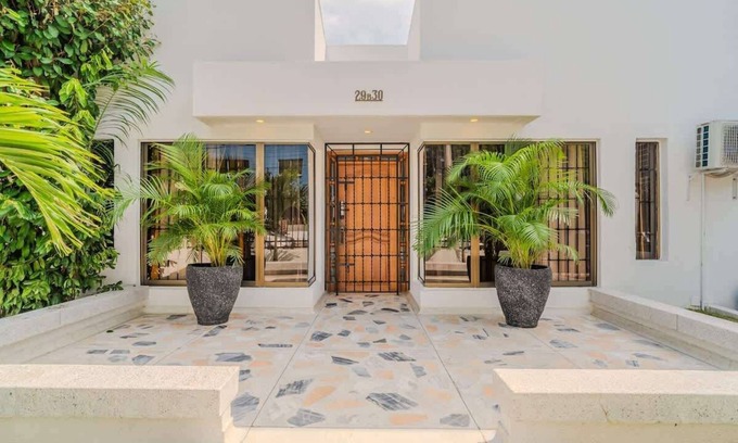Manga House | 5 Bedroom Cartagena Cottage - Close to Walled City