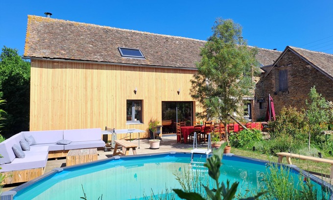 Mezieres-sur-Ponthouin Other | 5 bedroom country house sleeps 13 and more.