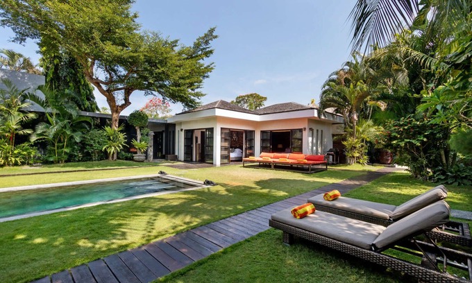 Seminyak Villa | 5 Bedroom Holiday Villa in Seminyak with Private Pool, Bali Villa 2001