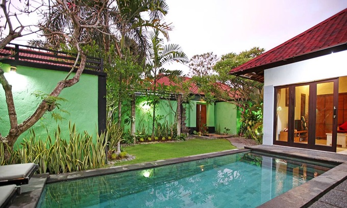 Dyanapura Villa | 5 BR, 2 Villas SidebySide, 2 Pools, Staf