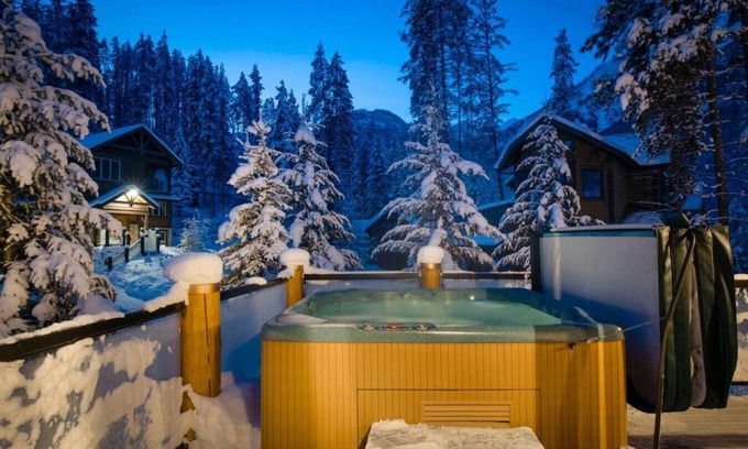 East Kootenay House | 5 Br + 6 Ba Tranquil Retreat | Pool + PRIVATE Hot Tub | Pool Table + Hm Theatre