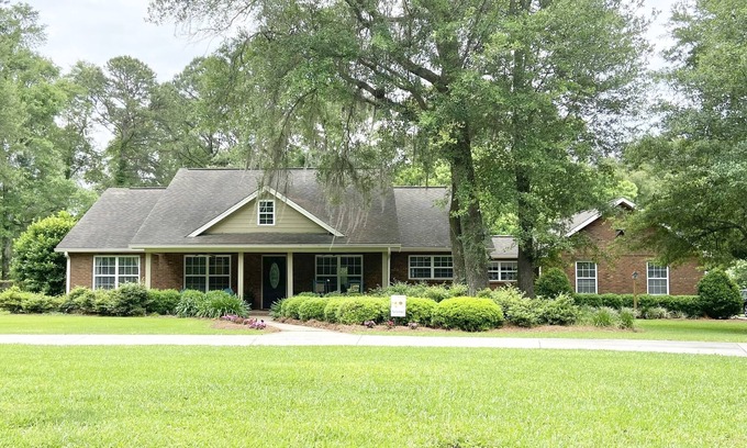 Havana House | 5 BR Clean and Comfortable Ranch Style Home