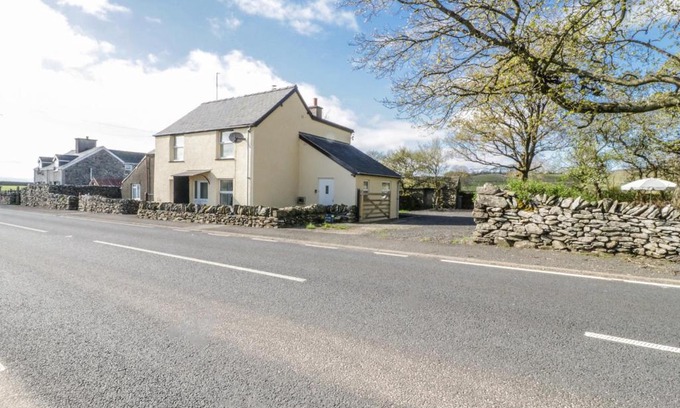 Pentre-Foelas House | 5 Ceirnioge Cottages