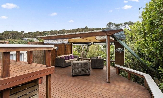 Arkles Bay House | 5 Hawaiian - Arkles Bay Holiday Home