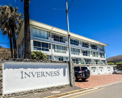 Cape Town City Centre Apartment | 5 Inverness super luxury one bedroom with pool with garden