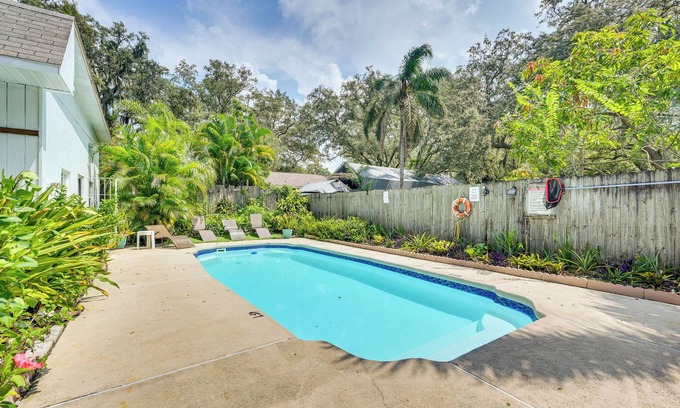 Lake Magdalene House | ~ 5 Mi to Beaches: Spacious Tampa Bay Home!